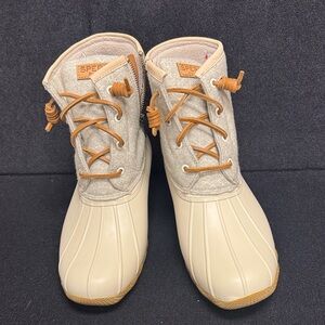 Sperry Cream and Tan Ankle Boots